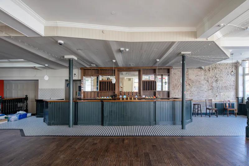 Pub space in Hammersmith, R852 (photo 3)