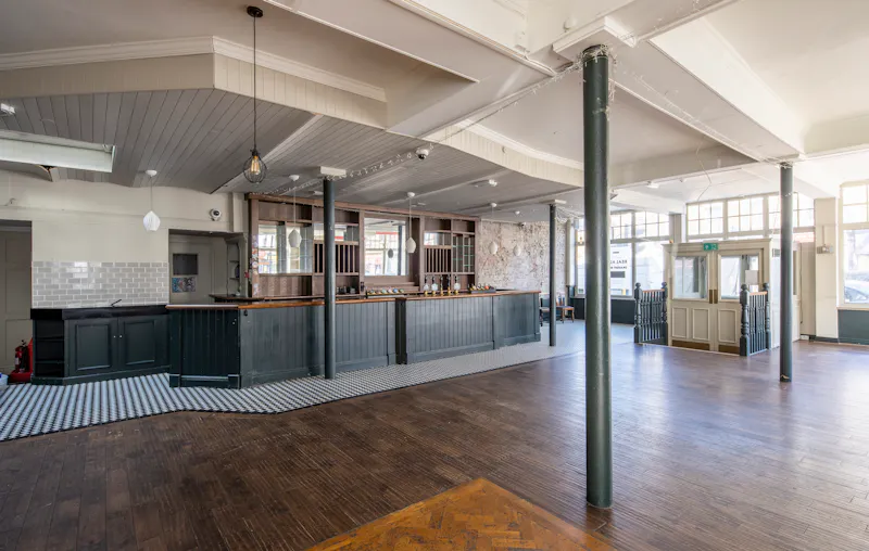 Pub space in Hammersmith, R852 (photo 7)