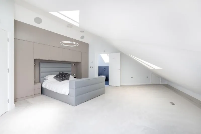 Bedroom at Modern home Putney, D2555 (photo 16)