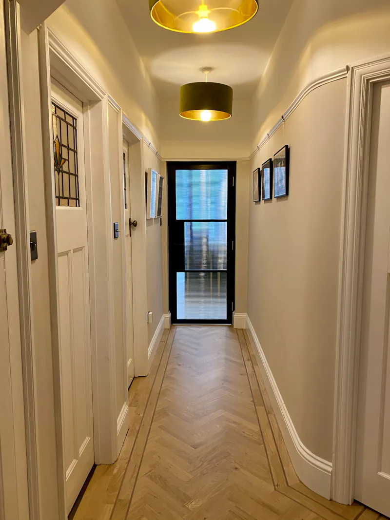 Corridor at 1920's renovation Forest Hill, D2557 (photo 8)