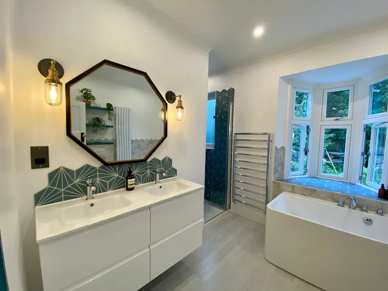 Bathroom at 1920's renovation Forest Hill, D2557 (photo 16)