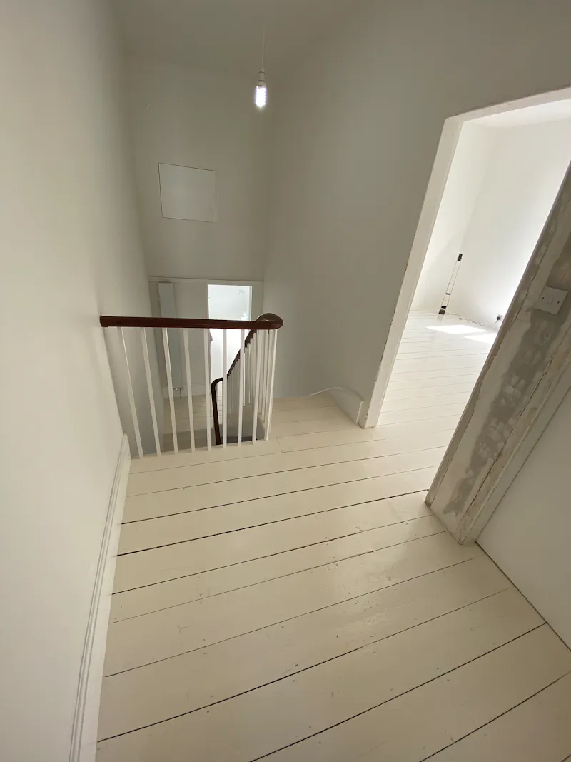 Modern 1860's home in Margate, B1939 (photo 15)