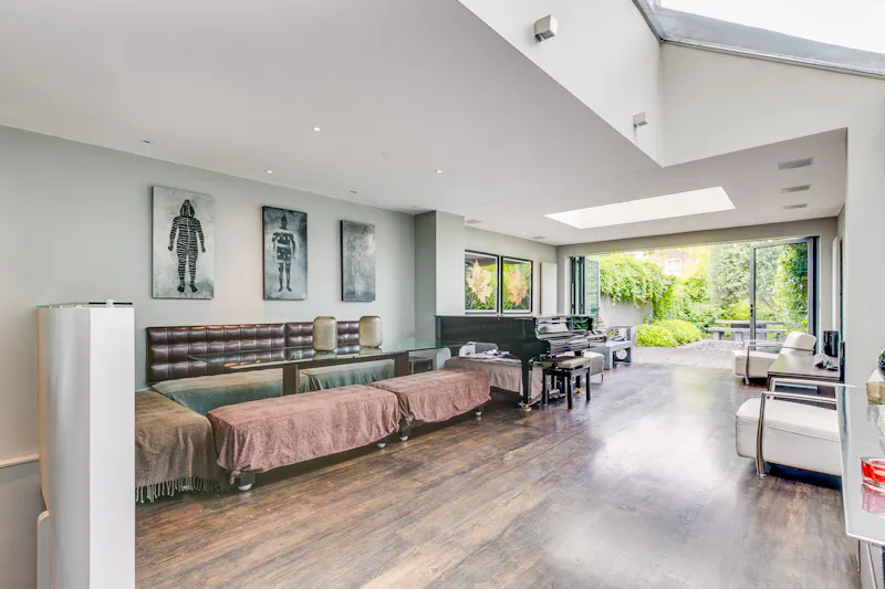 Living Room at Stunning modern Fulham house, D2561 (photo 1)