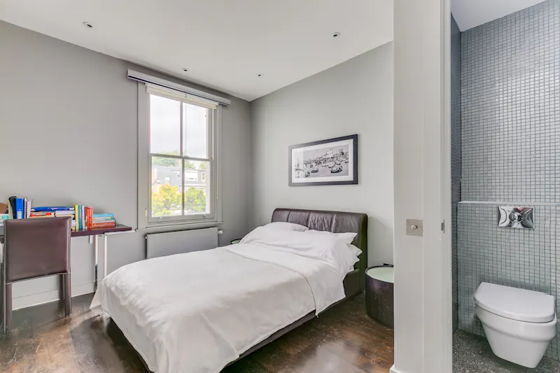 Bedroom at Stunning modern Fulham house, D2561 (photo 20)