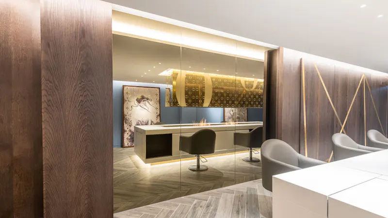 Soho salon & club, R854 (photo 2)