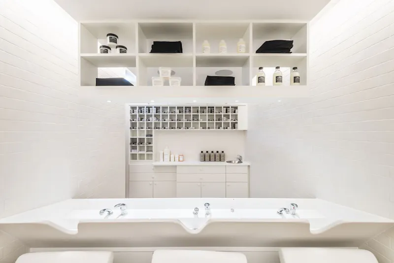 Bathroom at Soho salon & club, R854 (photo 10)