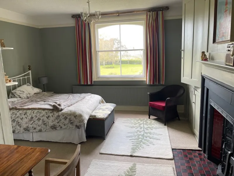 Bedroom at Queen Anne Bayford house, A1559 (photo 22)