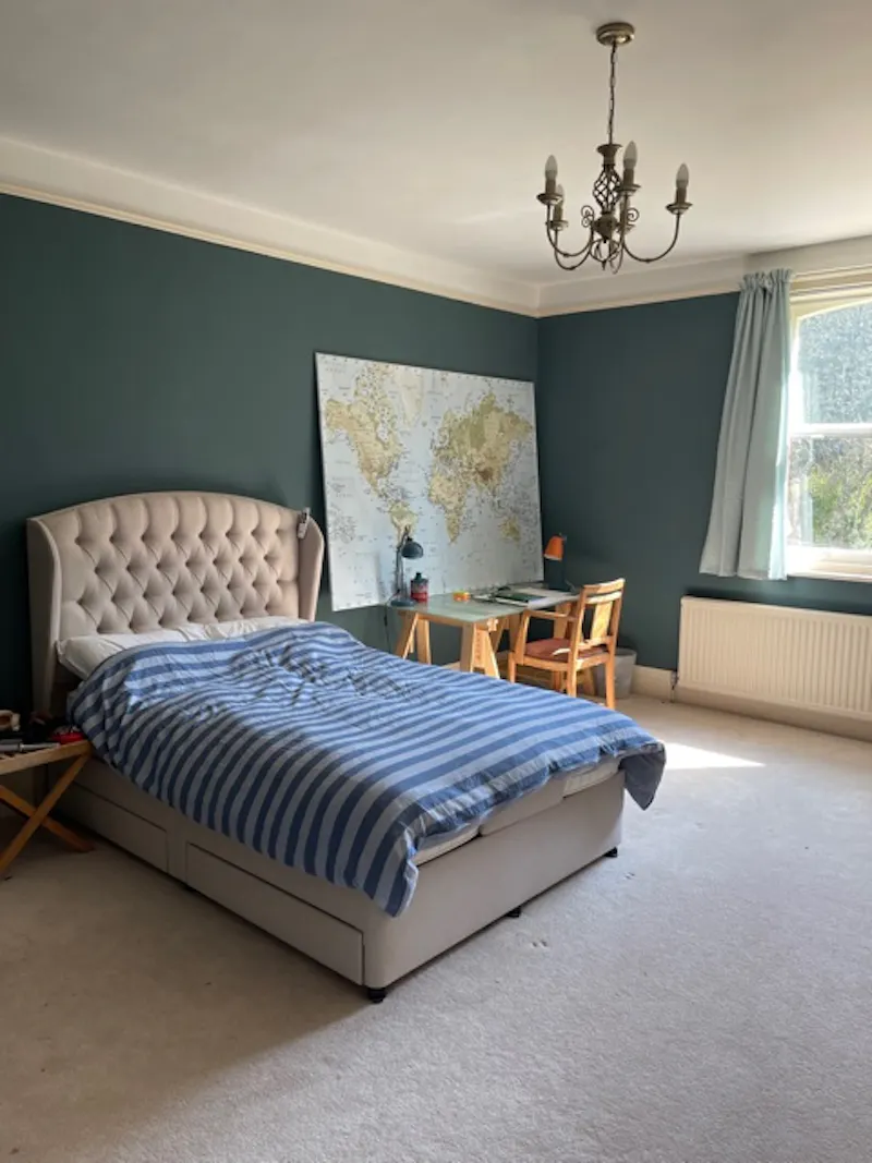 Bedroom at Queen Anne Bayford house, A1559 (photo 21)