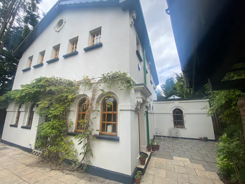 Driveway at South East London Chalet, D2564 (photo 1)