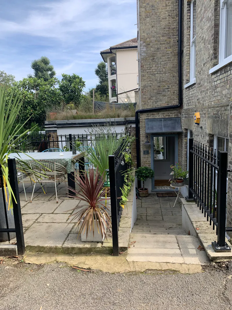 Terrace/Patio at Basement flat Twickenham , B1942 (photo 20)