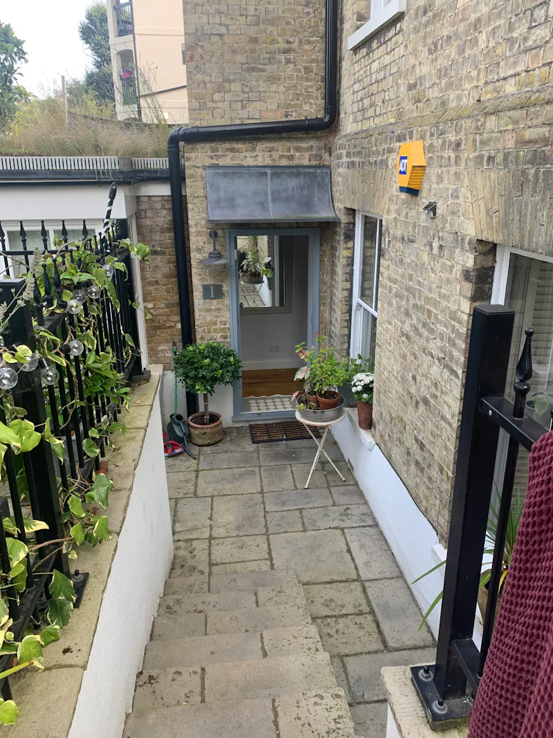 Basement flat Twickenham , B1942 (photo 21)