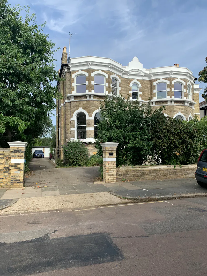 Basement flat Twickenham , B1942 (photo 1)