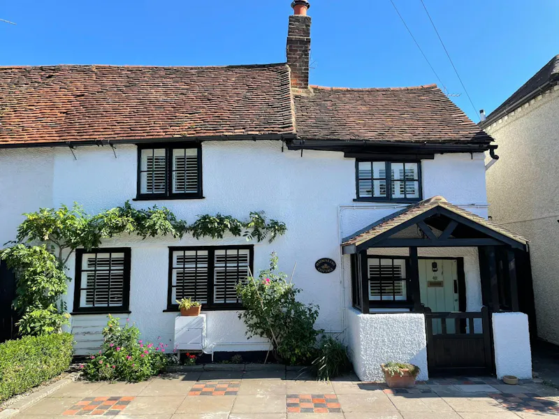 16th century Bedmond house, M348 (photo 1)