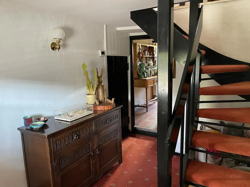 Staircase at 16th century Bedmond house, M348 (photo 24)