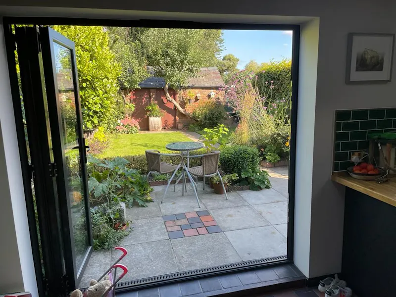 Garden at 16th century Bedmond house, M348 (photo 21)