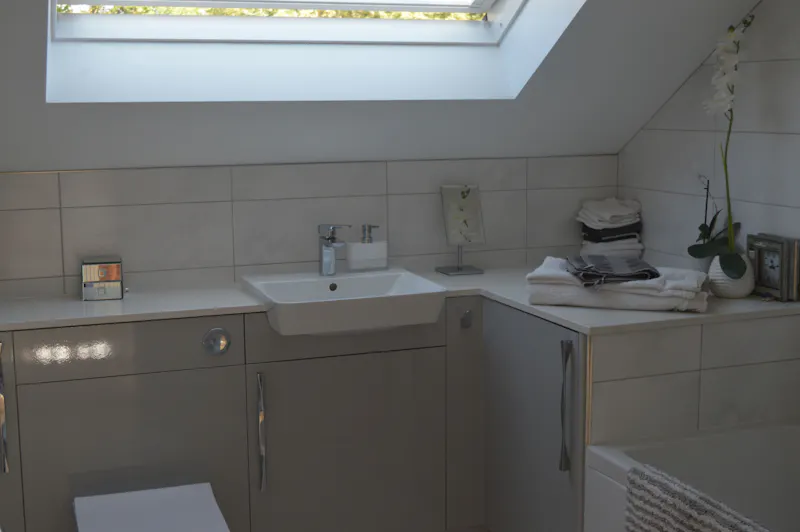 Bathroom at Ruislip chalet bungalow, D2571 (photo 14)