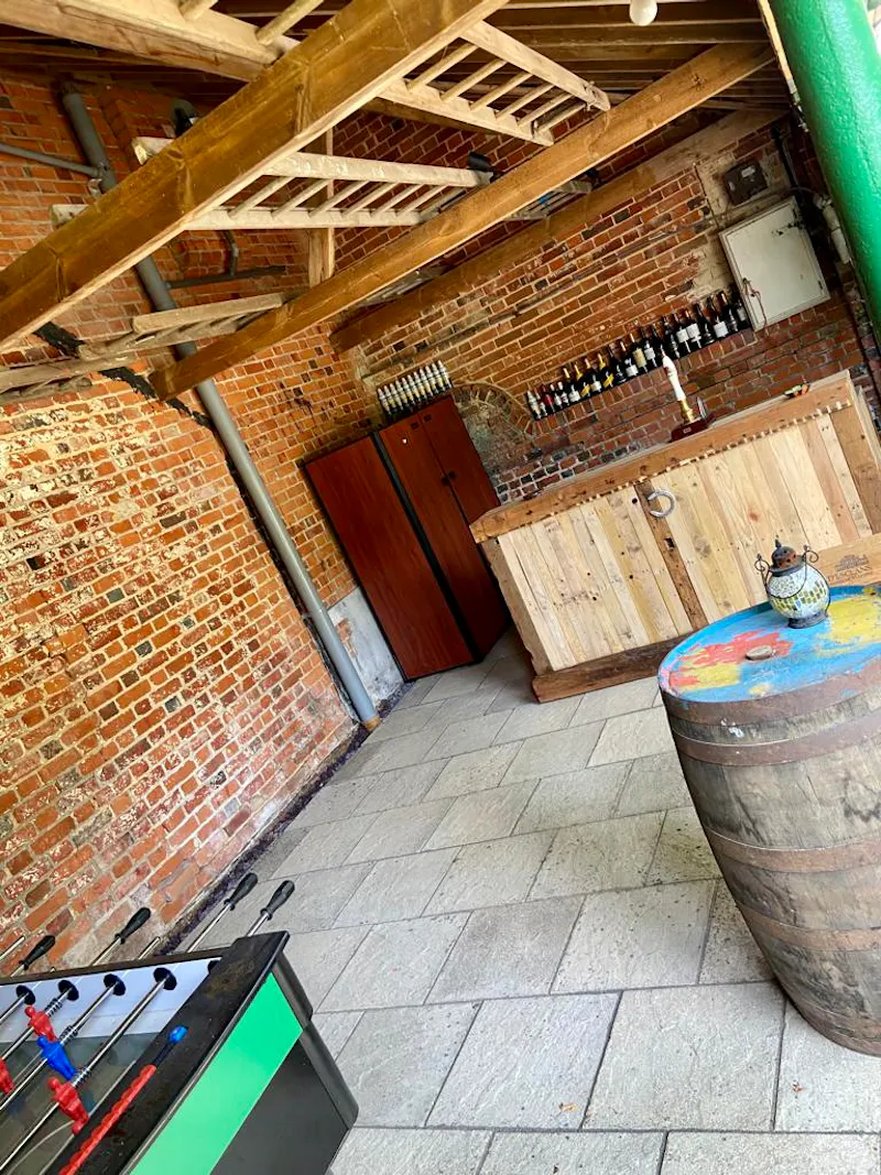 Bar at Windlesham farm house , D2570 (photo 21)