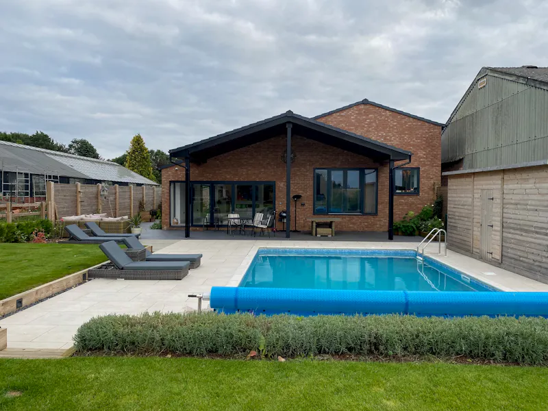 Bedford dairy manor farm , L729 (photo 12)