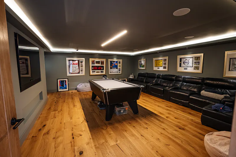 Games room at Bedford dairy manor farm , L729 (photo 5)
