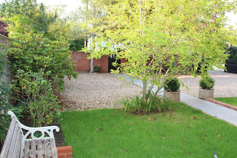 Garden at Edwardian renovation Esher, H186 (photo 33)