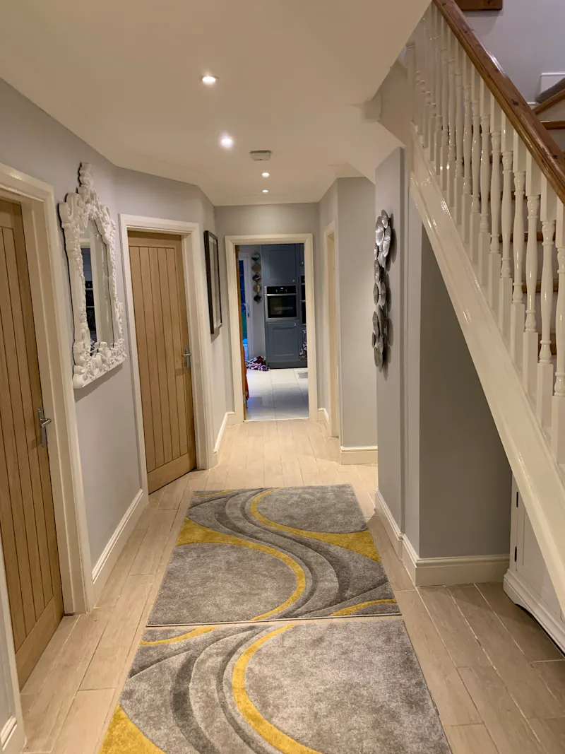 Entrance hall at Suburban home in Shepperton, D2042 (photo 4)