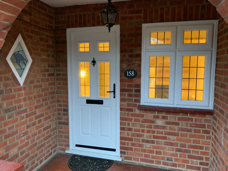 Suburban home in Shepperton, D2042 (photo 2)
