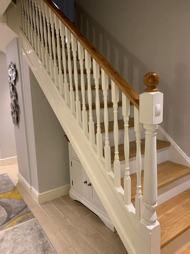 Staircase at Suburban home in Shepperton, D2042 (photo 11)