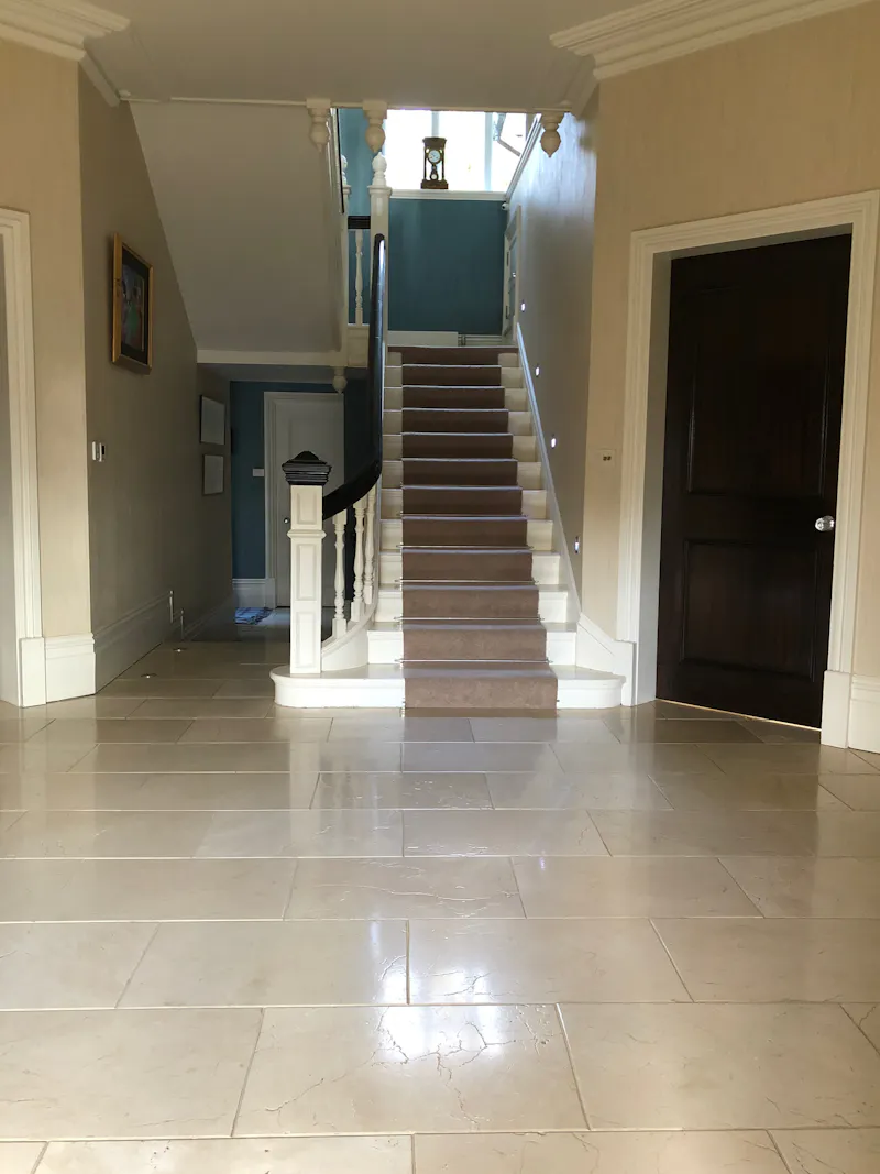 Entrance hall at Large Victorian house Guildford, B1944 (photo 7)