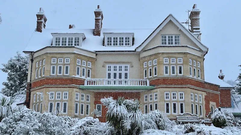 Large Victorian house Guildford, B1944 (photo 1)
