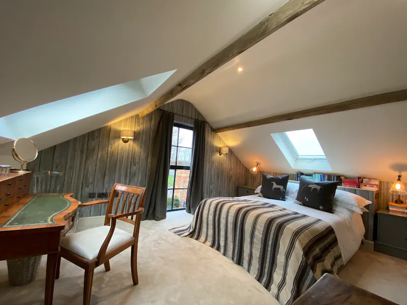 Dairy farm & stables Bedford, L730 (photo 17)