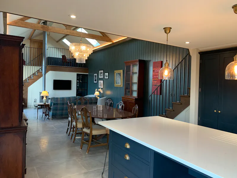 Open plan at Dairy farm & stables Bedford, L730 (photo 7)