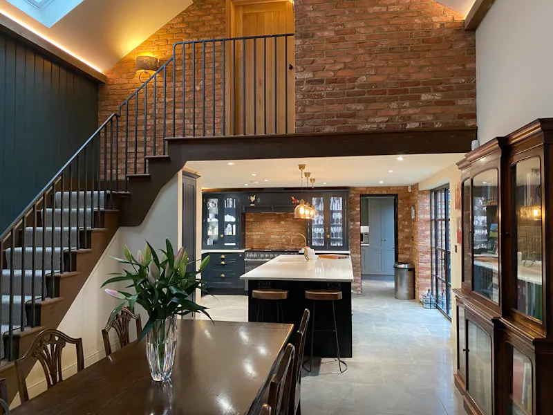 Dining room at Dairy farm & stables Bedford, L730 (photo 14)