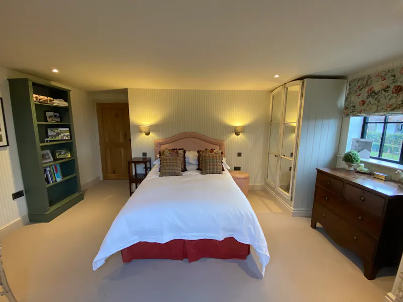 Bedroom at Dairy farm & stables Bedford, L730 (photo 18)