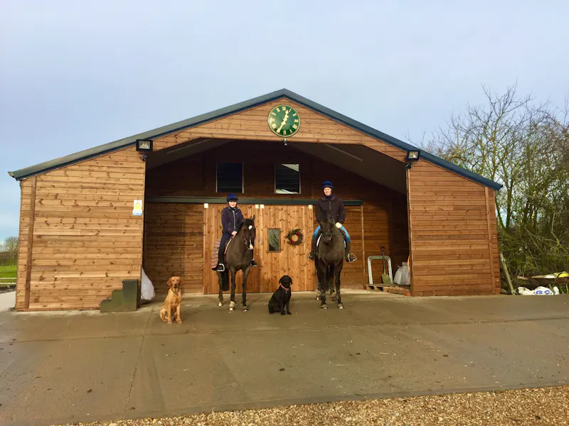 Dairy farm & stables Bedford, L730 (photo 42)