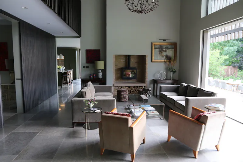 Living Room at Modern house near Bedford, D2581 (photo 12)