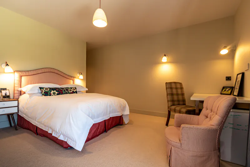 Bedroom at Modern house near Bedford, D2581 (photo 30)
