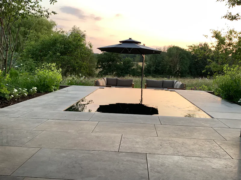 Pond at Modern house near Bedford, D2581 (photo 59)