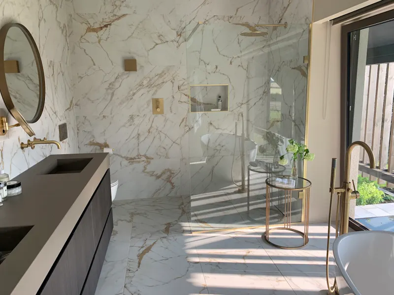 Tiled at Modern house near Bedford, D2581 (photo 50)