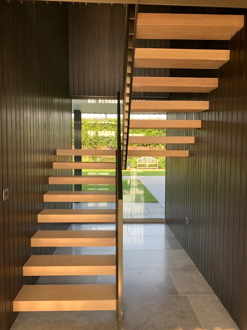 Staircase at Modern house near Bedford, D2581 (photo 28)