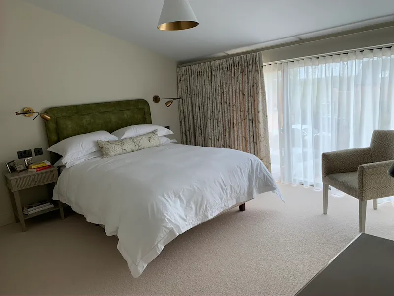 Bedroom at Modern house near Bedford, D2581 (photo 40)