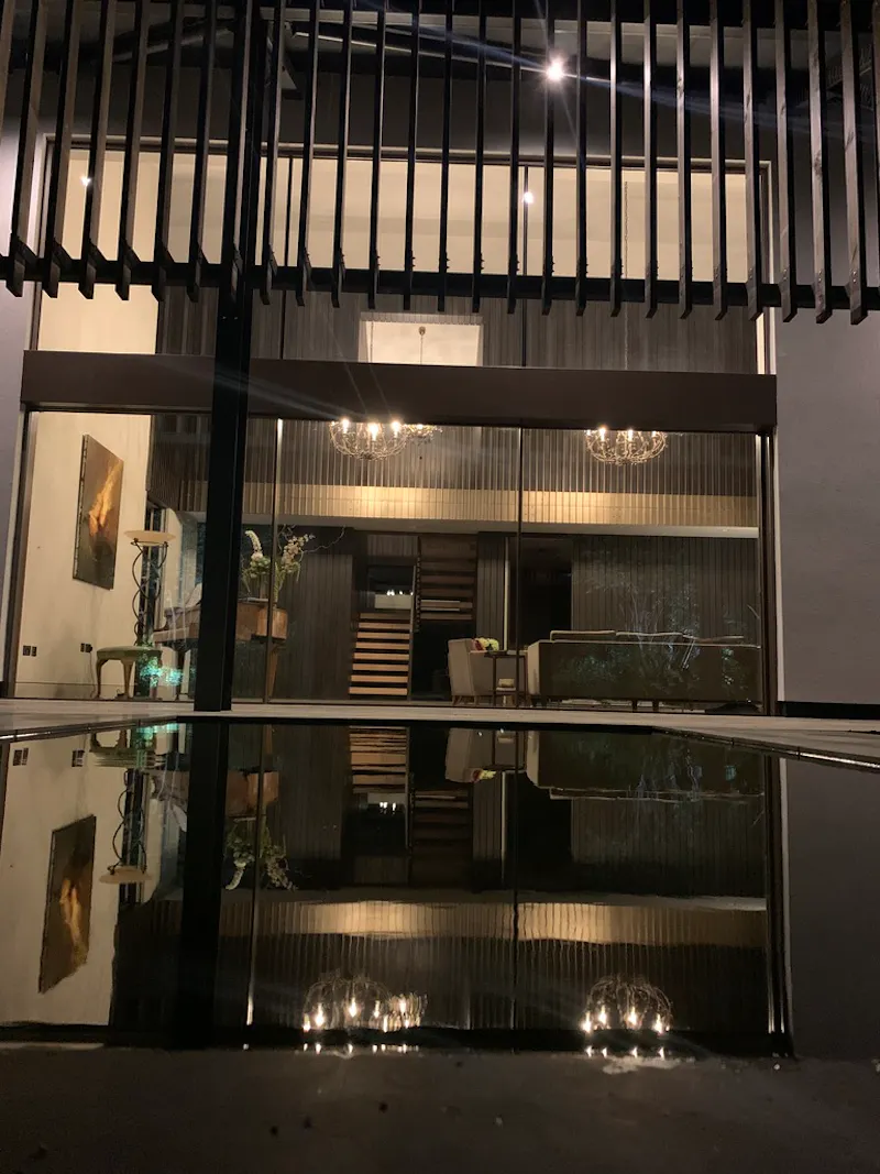 Modern house near Bedford, D2581 (photo 64)