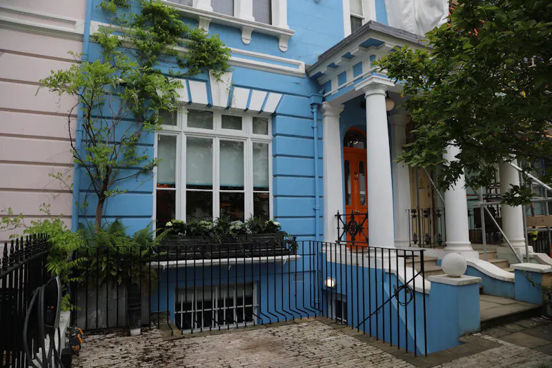 Notting Hill townhouse, B1950 (photo 1)
