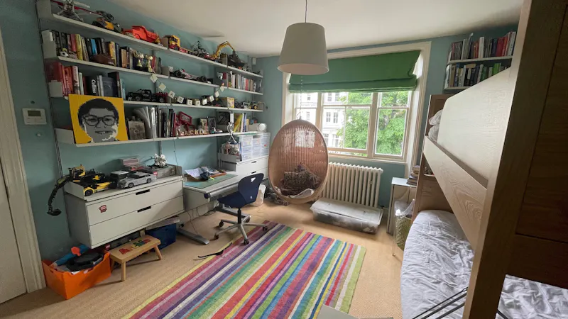Bedroom at Notting Hill townhouse, B1950 (photo 22)