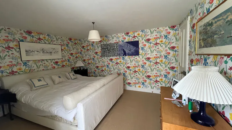 Bedroom at Notting Hill townhouse, B1950 (photo 16)
