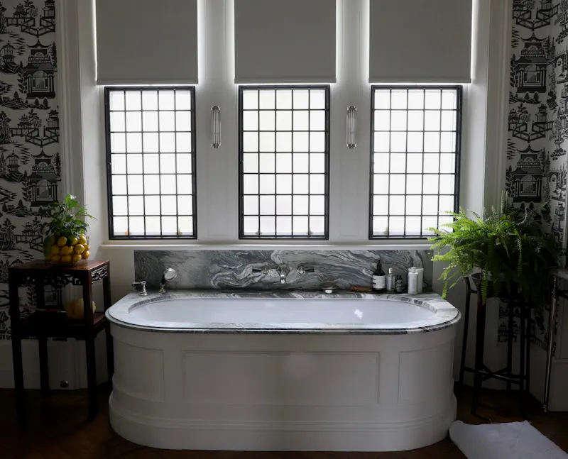 Bath - rolltop at Notting Hill townhouse, B1950 (photo 23)