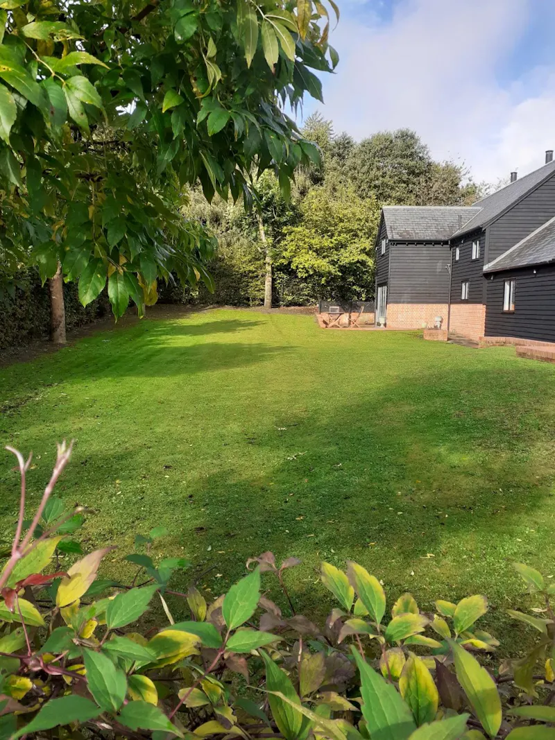 Garden at Barn conversion Stapleford , D2583 (photo 32)
