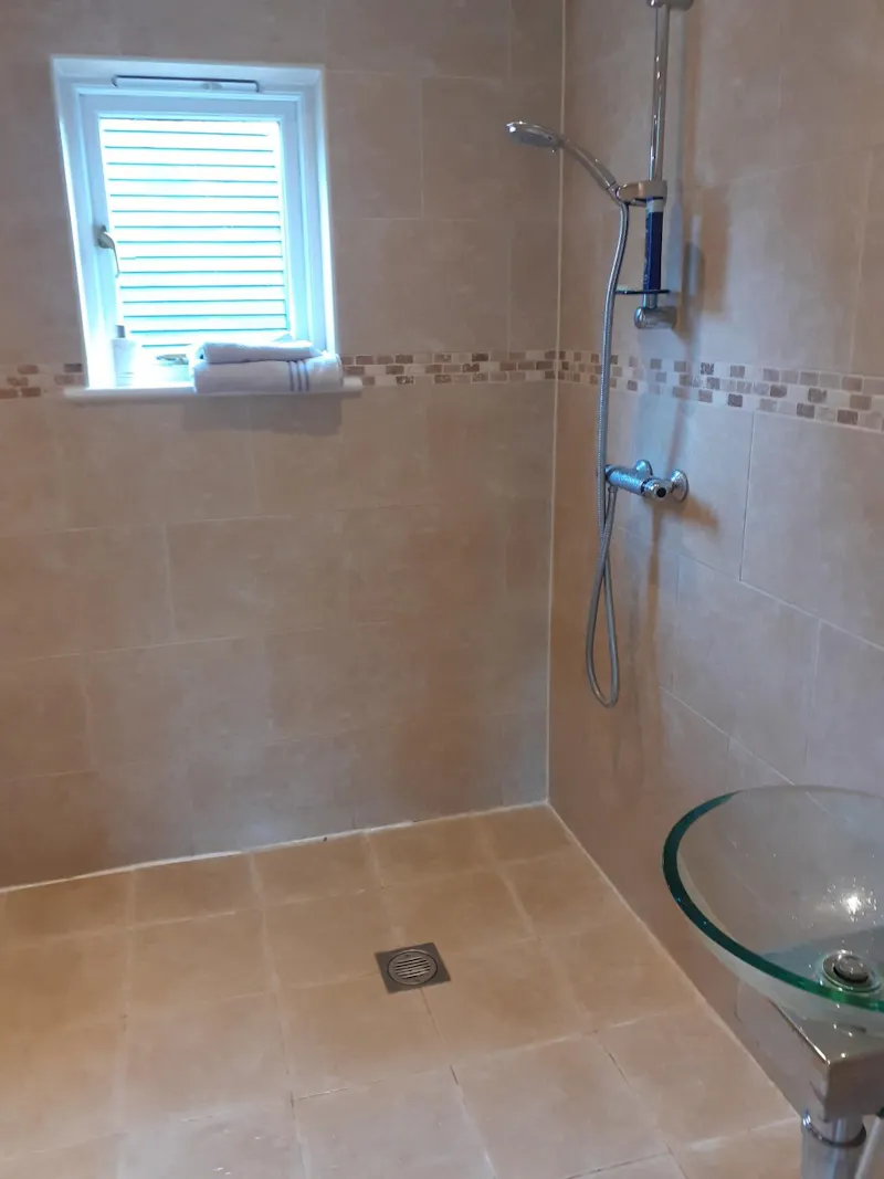 Bathroom at Barn conversion Stapleford , D2583 (photo 30)