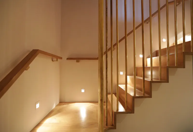 Staircase at Modern Stucco Streatham Home, D2579 (photo 41)