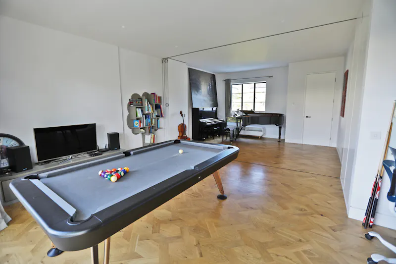 Games room at Modern Stucco Streatham Home, D2579 (photo 33)