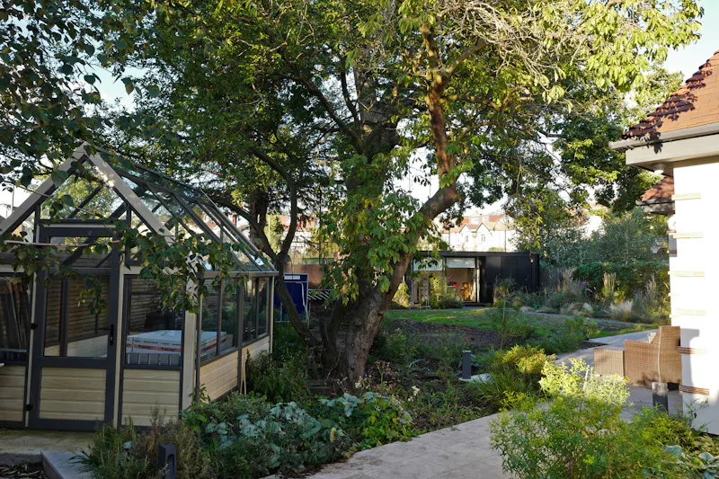 Greenhouse at Modern Stucco Streatham Home, D2579 (photo 69)